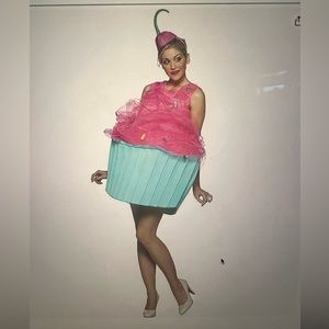 Adult Women’s Cupcake Costume
